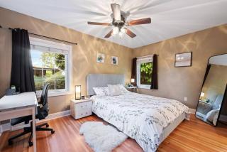 Private park in a cozy home next to I-90 huge yard - Mercer Island - 2