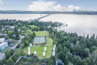 Private park in a cozy home next to I-90 huge yard - Mercer Island - 3
