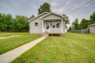 Quaint Erie Home with Smart TVs and Yard 3 Mi to Lake - Erie - 8
