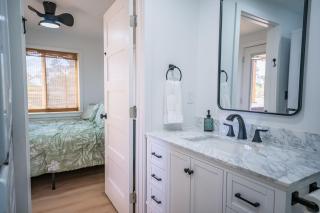 Contained in Gruene! Hot Tub! - New Braunfels - 7