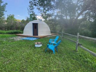 D3 Rainforest Getaway Dome- 2Dbl beds - Drumheller - 2