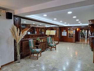 Vintage Hotel Mercedes - 8