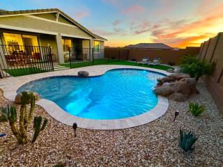New Private Pool! Avondale - Modern Mtn View Oasis - Cashion - 0