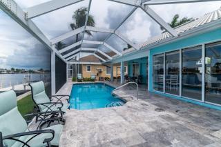 Waterfront 3 Bed I Wide Water Views I Heated Pool - 3