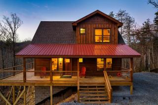 Skyline Ridge Cabin Hot Tub, Fire Pit & Views - 0