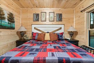 Skyline Ridge Cabin Hot Tub, Fire Pit & Views - 7