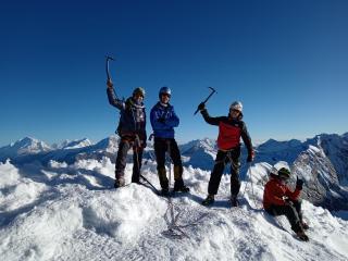 Taulliraju Expeditions - Huaraz - 2