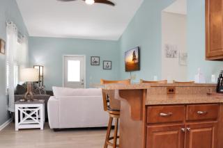 Salty Dolphin by Pristine Properties Vacation Rentals - Oak Grove - 4