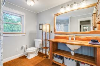 Blacksburg Hideaway with Hot Tub about 5 Mi to Campus! - 1