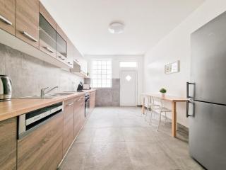 RAJ Living - 4 Zimmer Wohnung mit Terrasse - 25 Min zur Messe DUS - Krefeld - 2