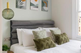Urban Green Oasis Modern Minimalist Studio - Londra - 2