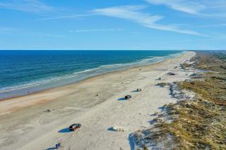 Spacious Condo with Private Balcony and Close Beach Access - 4