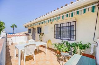 Charming Townhouse in El Faro, Spain, Stunning Sea View & Community Pool - Fuengirola - 3