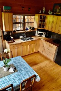 Acre By the Sea Guest Suite - Sooke - 1