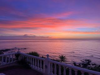 Charming Townhouse in El Faro, Spain, Stunning Sea View & Community Pool - Fuengirola - 0