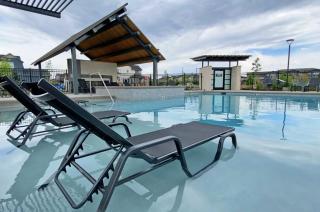 Modern Farmhouse Townhome - Great Central Location - 9