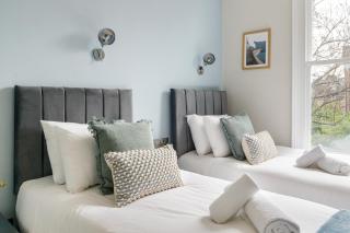 City Living Refined: Studio with Full Kitchen - London - 3