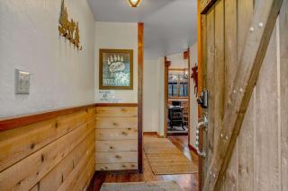 Secluded Tahoe Retreat Near Trails and Beach - Carnelian Bay - 5