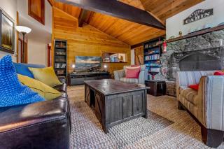 Secluded Tahoe Retreat Near Trails and Beach - Carnelian Bay - 3