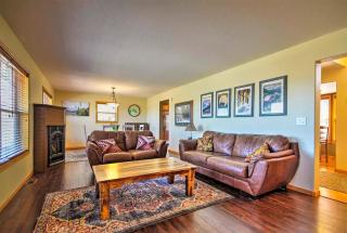 Evergreen Ranch Family Vacation Home, Sleeps 8, Private Hot Tub - 8