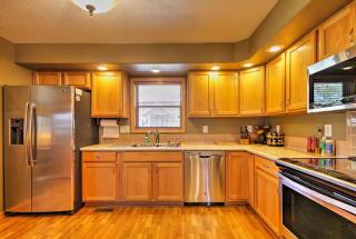 Evergreen Ranch Family Vacation Home, Sleeps 8, Private Hot Tub - 4