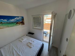 Apartment Saint Tropez Budva, Parking-garaža - Budua - 2