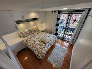 Downtown Toronto House Central 2BED 2BATH Subway Free Parking - Toronto - 2