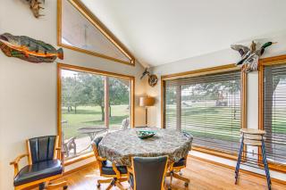 Log Cabin Home with Dock on Cedar Creek Reservoir! - Malakoff - 5