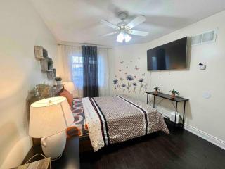 R2 Private Room Near Airport - Mississauga - 8