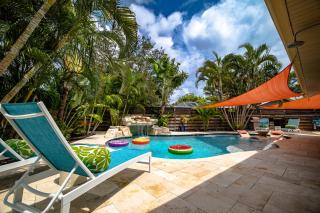 Heated Pool-Game Room-King Beds-75in TV-Sleeps 14 - 1