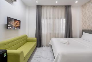 Lotus Laverne Hotel - District 1 - 1