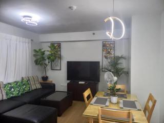 Pine Suites Tagaytay Luxury Spacious 2 Bedroom Condo With Balcony Amenities View - Tagaytay - 6