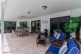 Perfect Location 5 Min Walk to Beach Access - 2