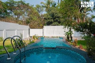 StayVista at Casa Chalora with Pool, BBQ, Games Room - Candolim - 8