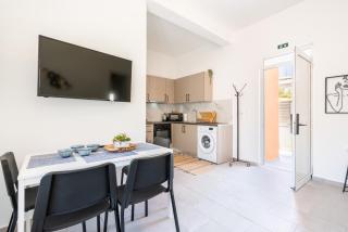 Evan Suites Rhodes 2 - 1