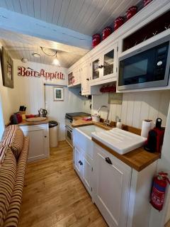 La Petite Madeleine is a Charming 2 Bedroom Pet Friendly Gite situated on Dinan Port - Dinan - 2