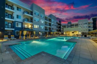 CozySuites with pool in Westgate near stadium 6 - Glendale - 0
