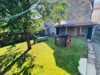 Maisonnette avec jardin - - 5
