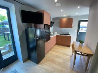 Maisonnette avec jardin - - 8