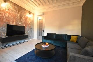 Stunning 6BR 4Bath near Tram - Istanbul - 2