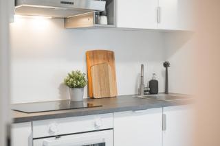 TOP Apartments - Stilvolle Wohnung mit Loggia im Stadtzentrum - Kingsize Bett - Smart TV - Netflix - 60qm - 24h Check-In - 1