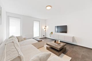 Stilvolle Wohnung mit Loggia im Stadtzentrum - Kingsize Bett - Smart TV - Netflix - 60qm - 24h Check-In - 8