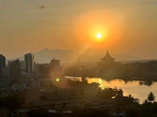 Kuching City Center Riverine Apartment With Balcony and Garden Views - Kuching - 7