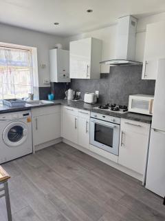 Barking Bliss-2 Bedroom,2 Bath, A Short Distance To Barking Station - Barking - 9