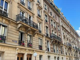Chambre privée, sdb partagé, Arc de Triomphe, métro 1, T3b, RER c e a - Paris - 1
