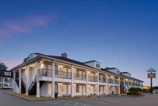 Days Inn by Wyndham Americus - 6