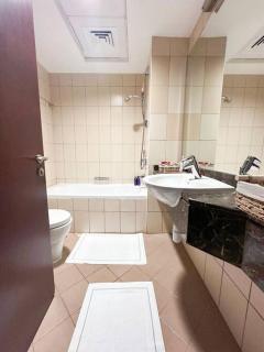 Cosy Modern Studio with Lake View and Rooftop Pool in JLT Dubai - Dubai - 8