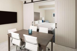 Hotel Renovo Des Moines Urbandale,Tapestry Collection Hilton - Urbandale - 6