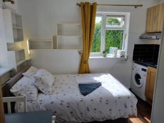 Cosy, quiet, studio flat - Isleworth - 2