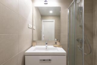 Unique Three-Bedroom Apartment in the Heart of Malaga - 1